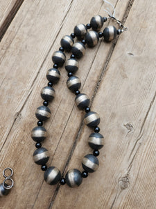 Chimney Butte Navajo Pearls with Onyx Necklace SALE