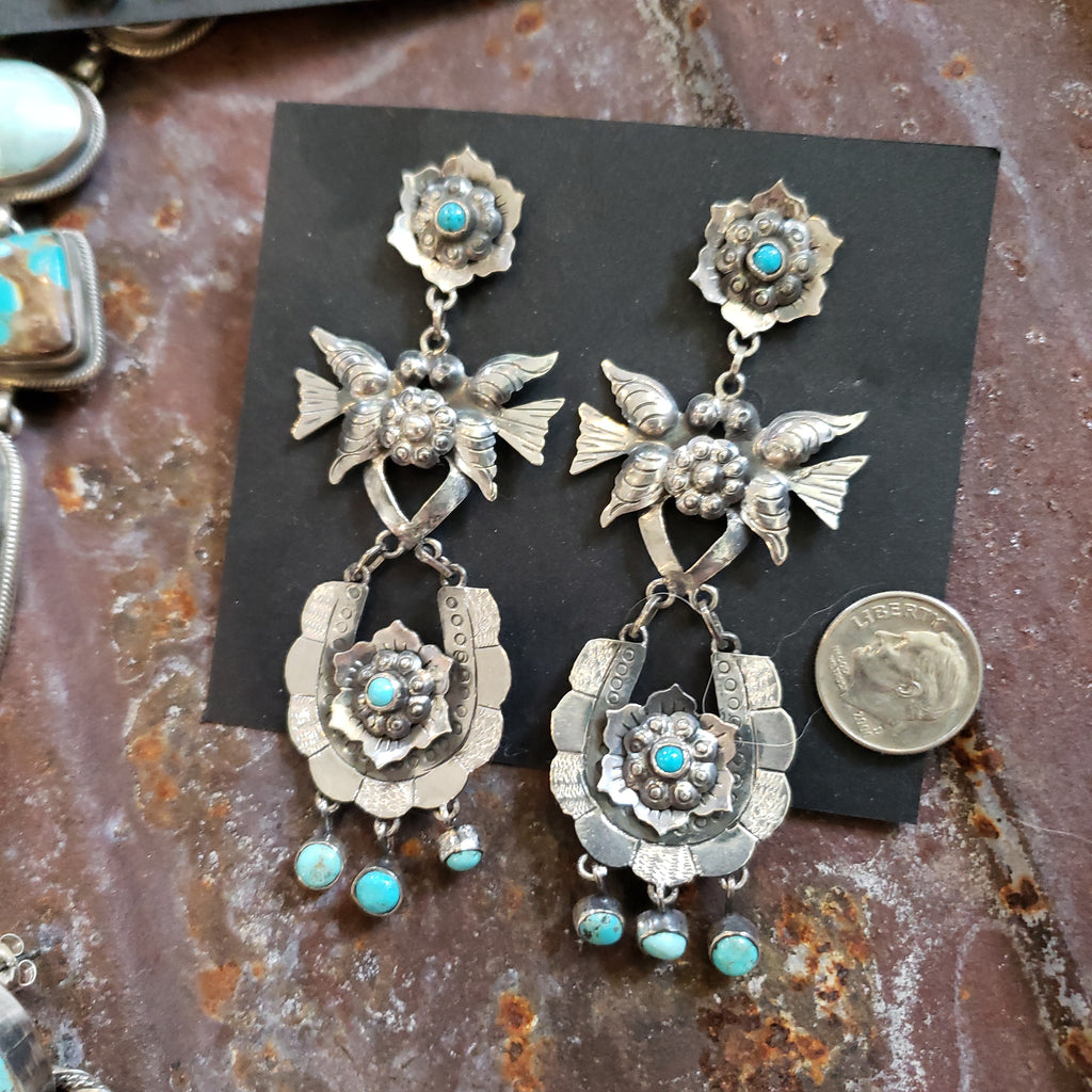 Federico Horseshoe Flower Earrings